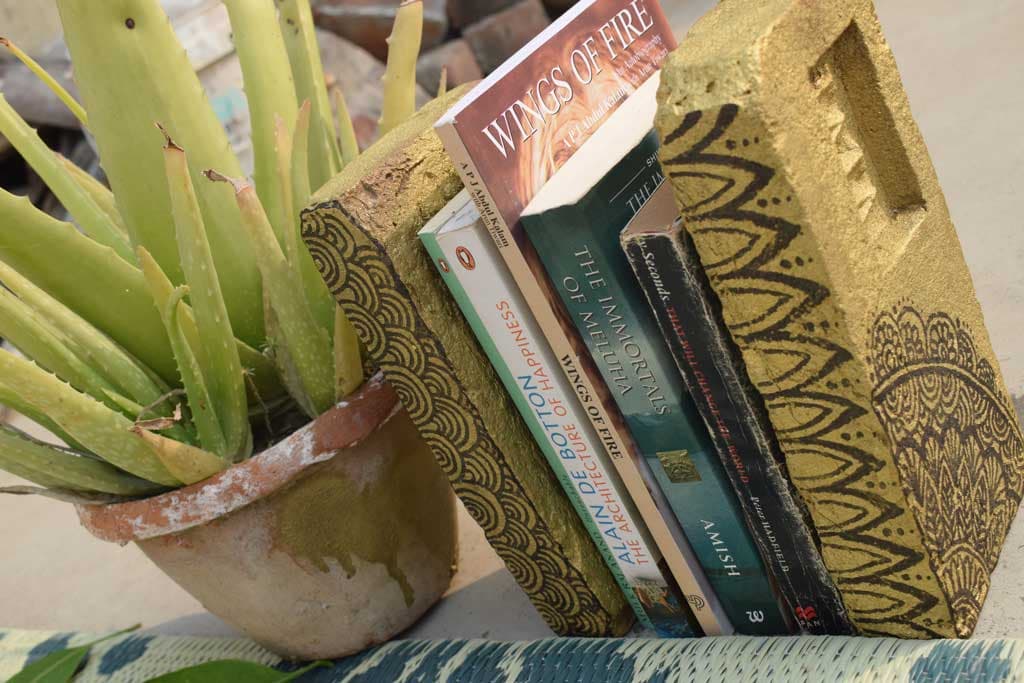 QUICK AND EASY DIY BOOK ENDS