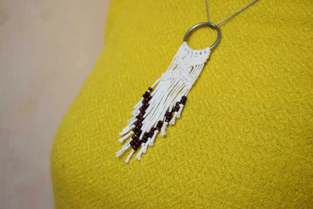 HOW TO MAKE SIMPLE MACRAME NECKLACE