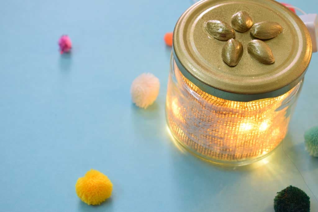 DIY MASON JAR LAMP